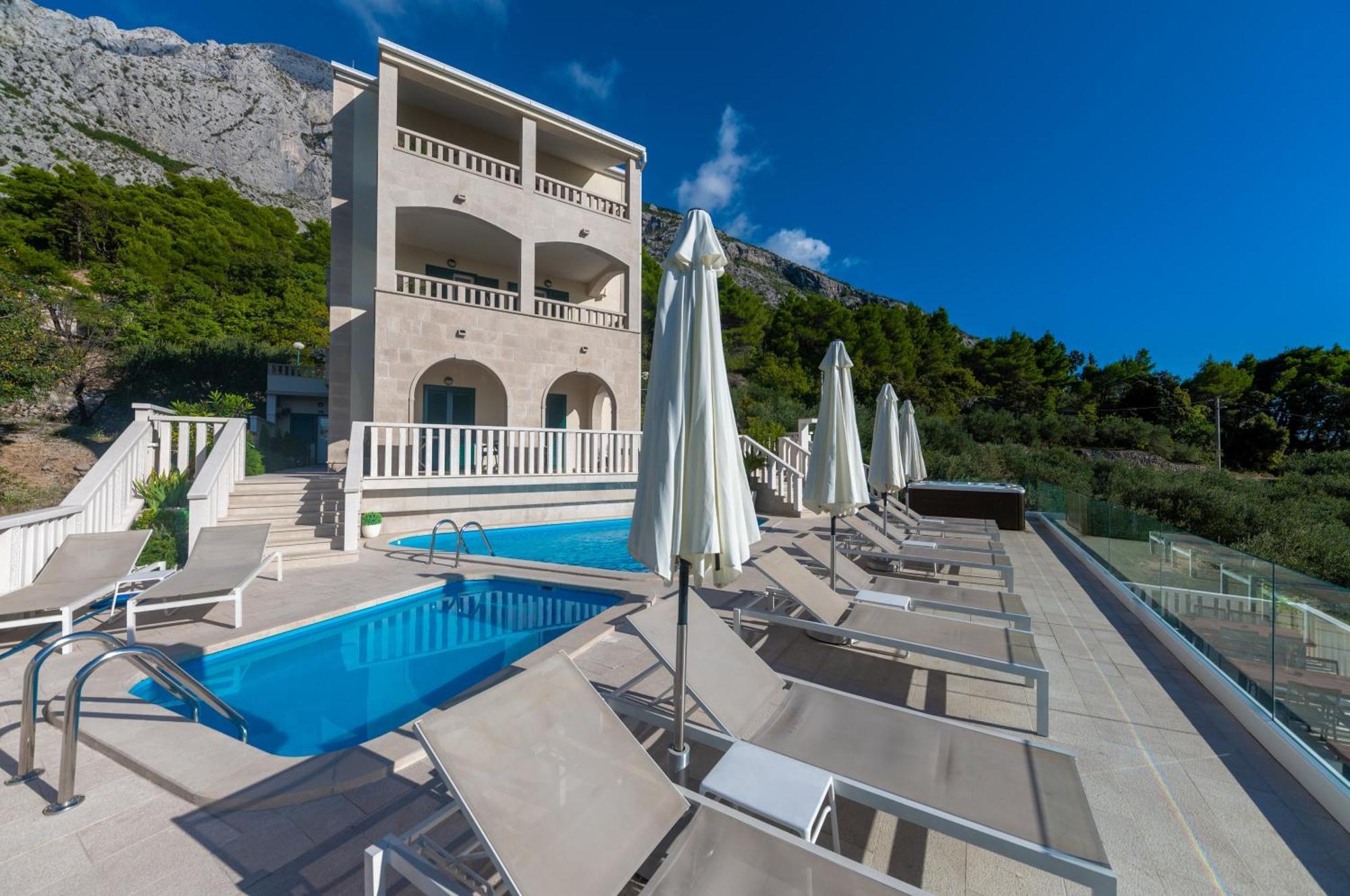 Villa Hills Makarska Exterior photo